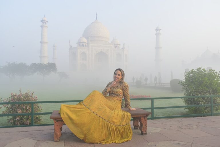 What to wear as a Woman Tourist in India